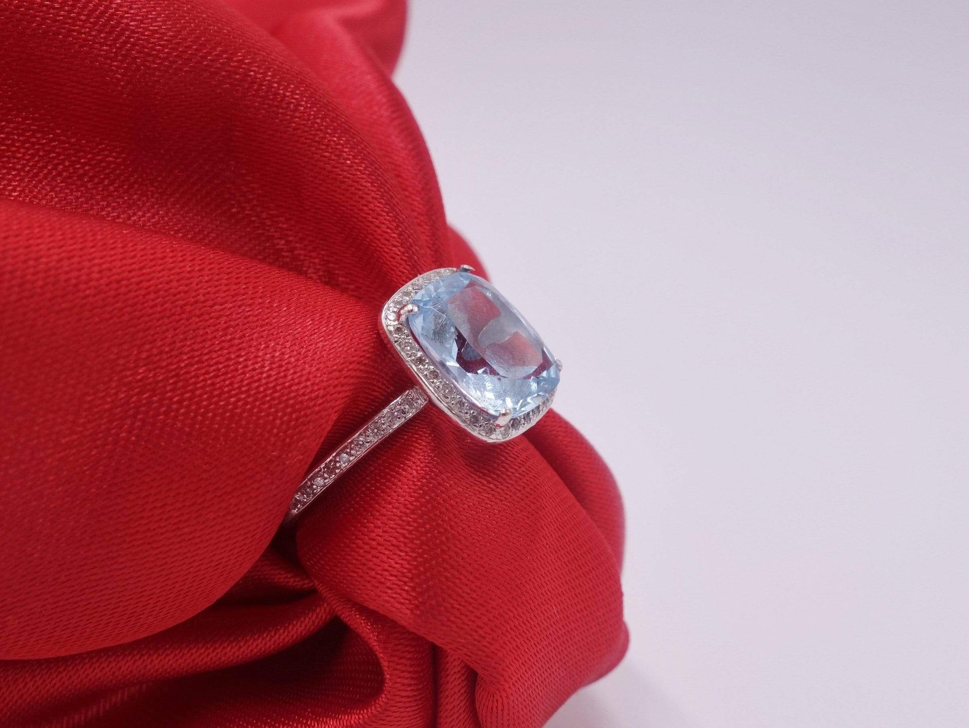 White Gold Aquamarine Ring with Pave Diamonds