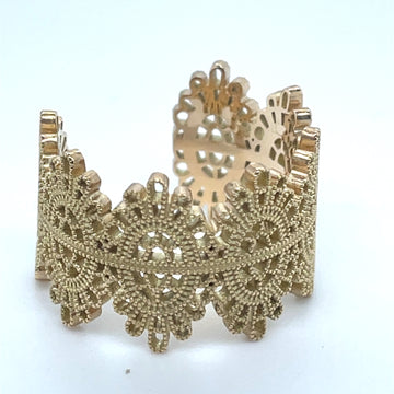 Glorious Crochet Grandmothers Gold Ring