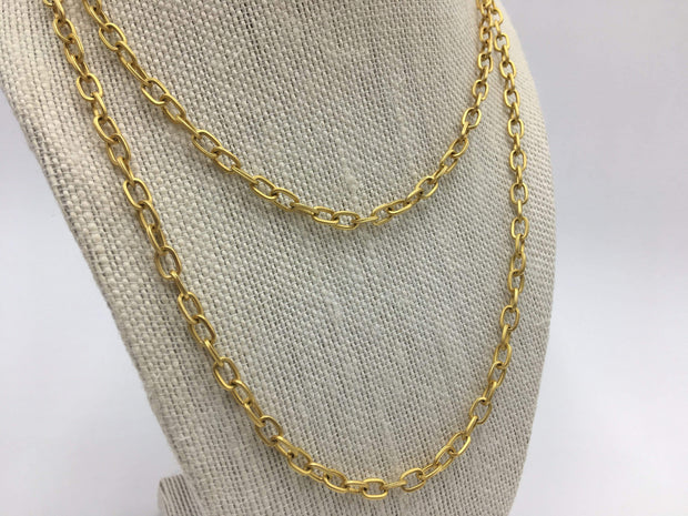 Elegant Golden Chain