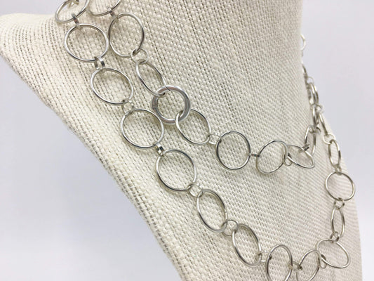 Elegant Silver Circle Chain