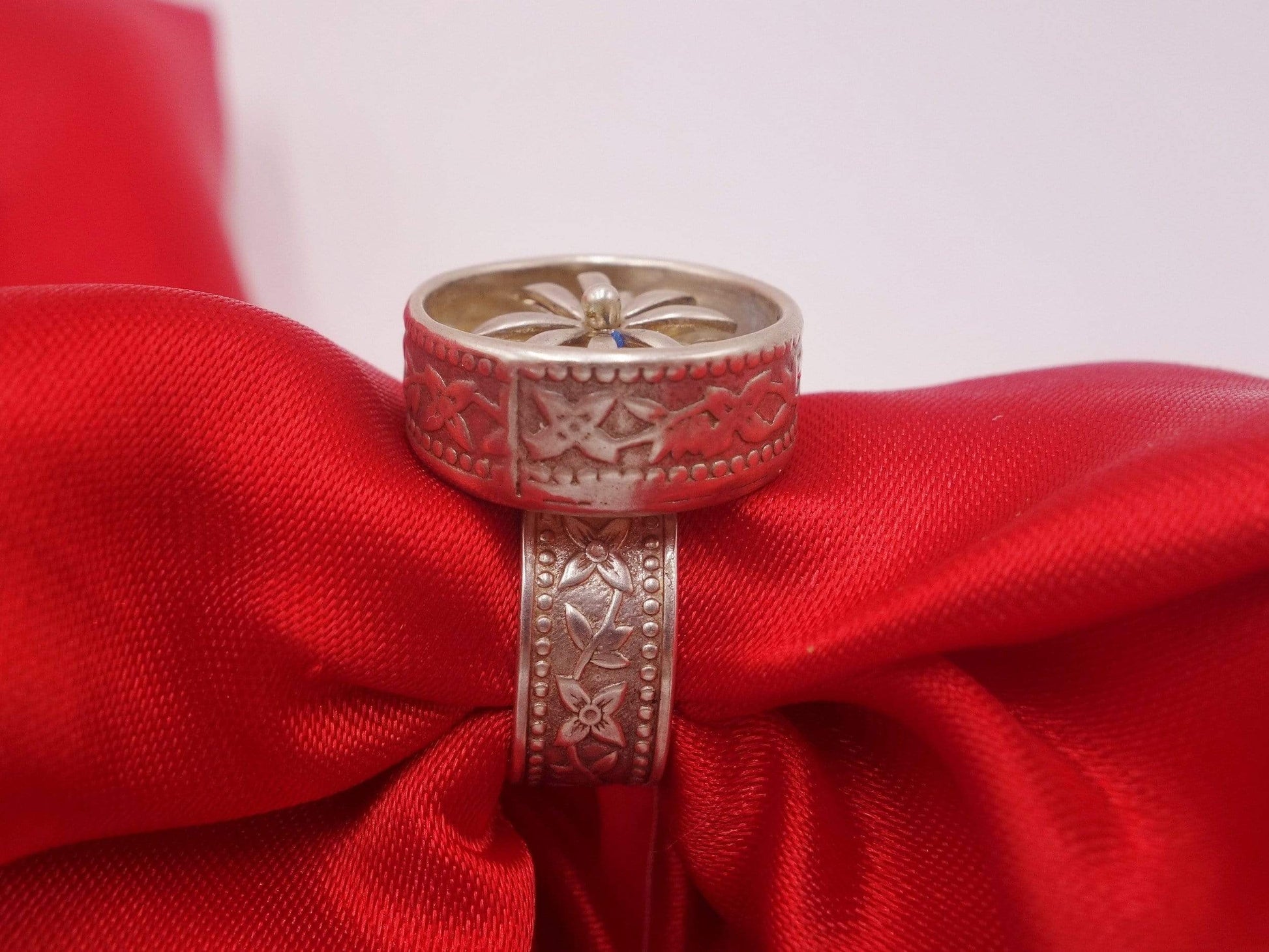 Silver Cocktail Ring with Movable Flower