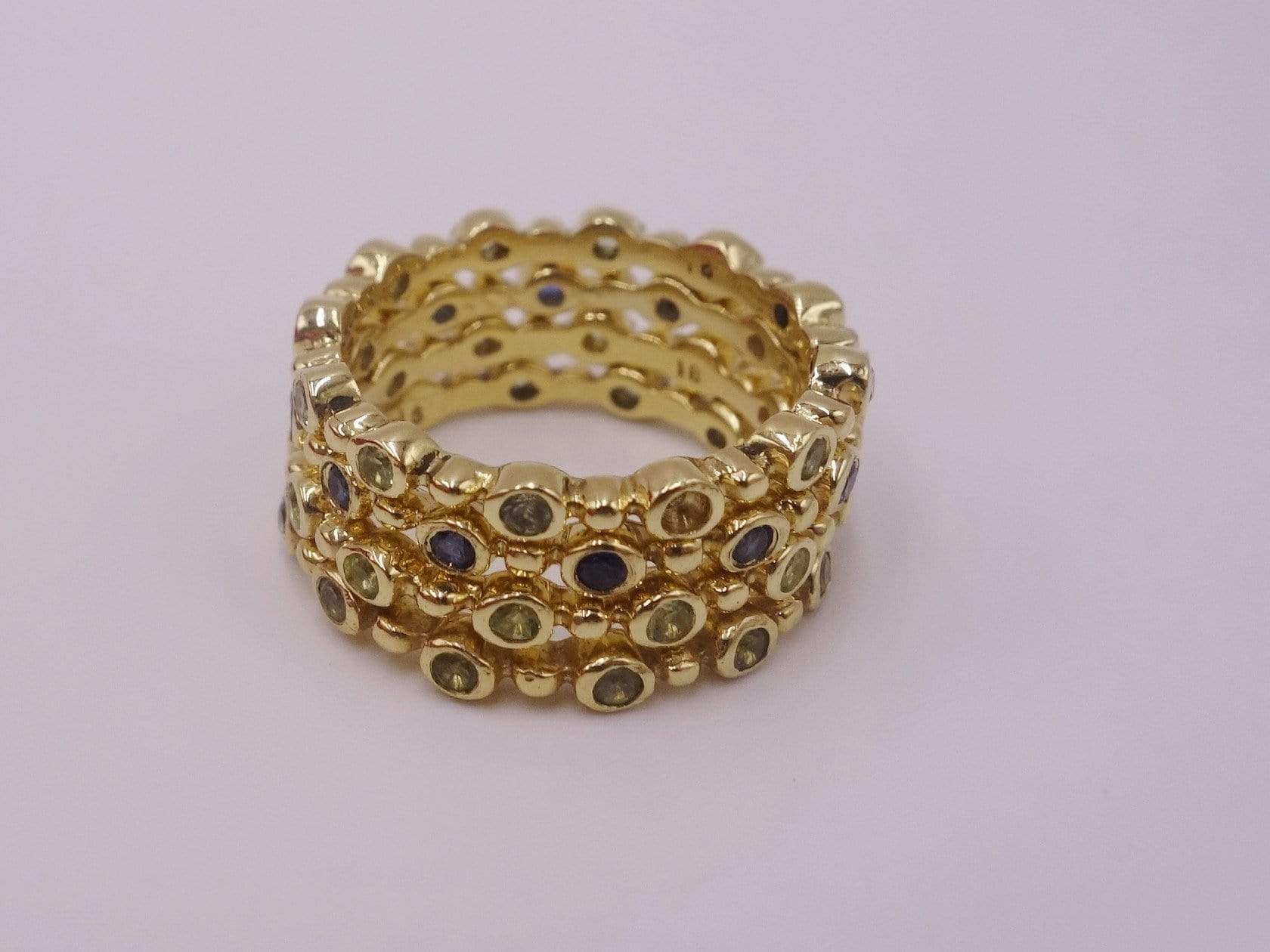 Unending Circle Gold Ring with Sapphires