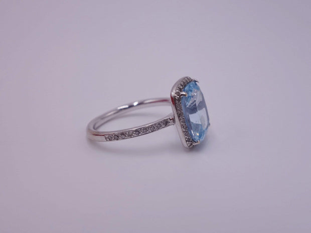 White Gold Aquamarine Ring with Pave Diamonds