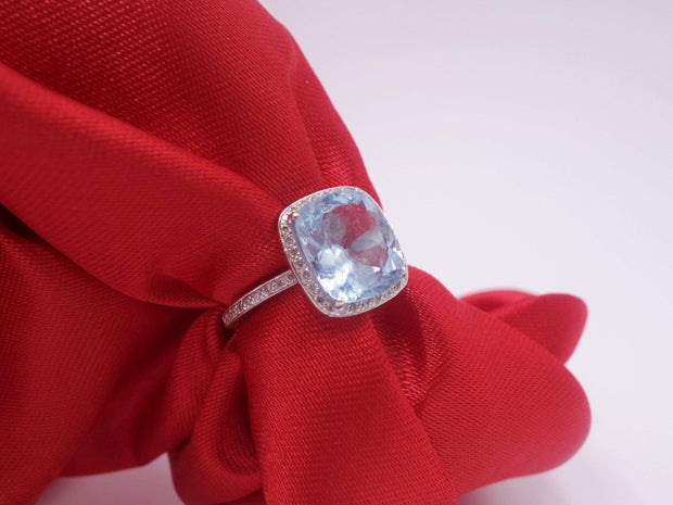 White Gold Aquamarine Ring with Pave Diamonds
